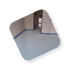 Vista de una habitación en obras con sistema de suelo radiante instalado.